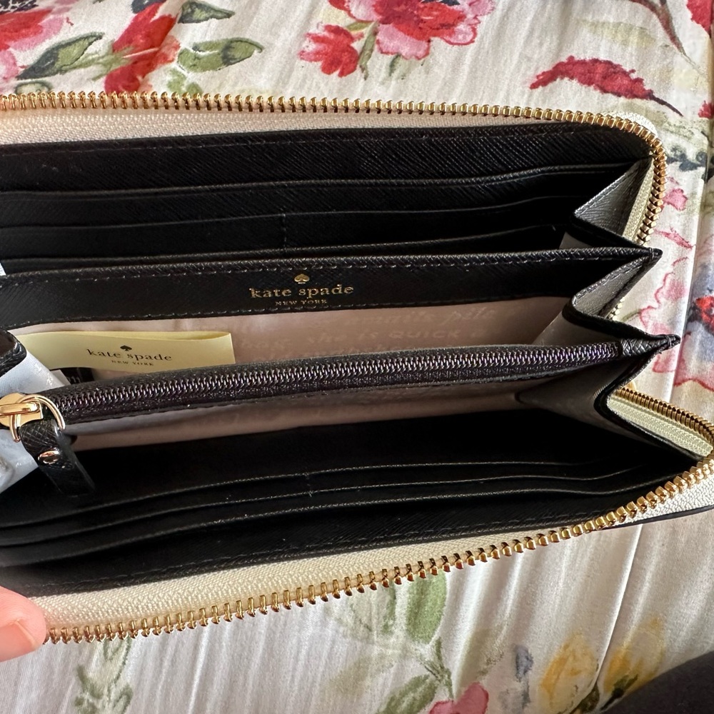 Kate Spade polka dot wallet in white color. - Picture 7 of 8